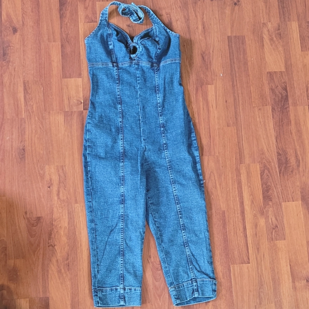 Halter Top Outlaw Blue Jeans Capri Jumpsuit in Size 7.